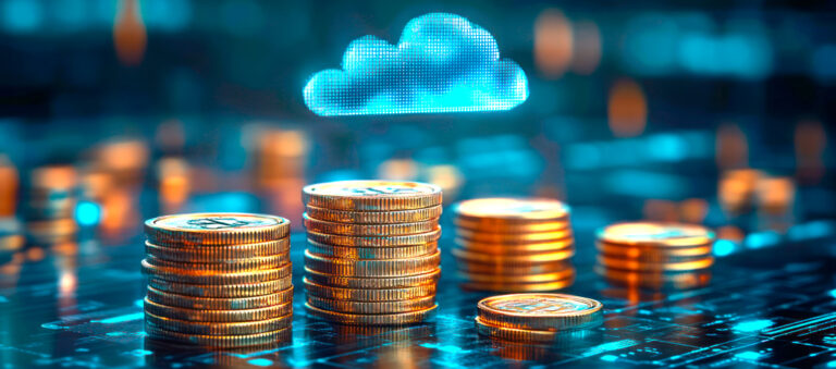 Pilones de monedas con un símbolo digital de nube flotando sobre ellas.